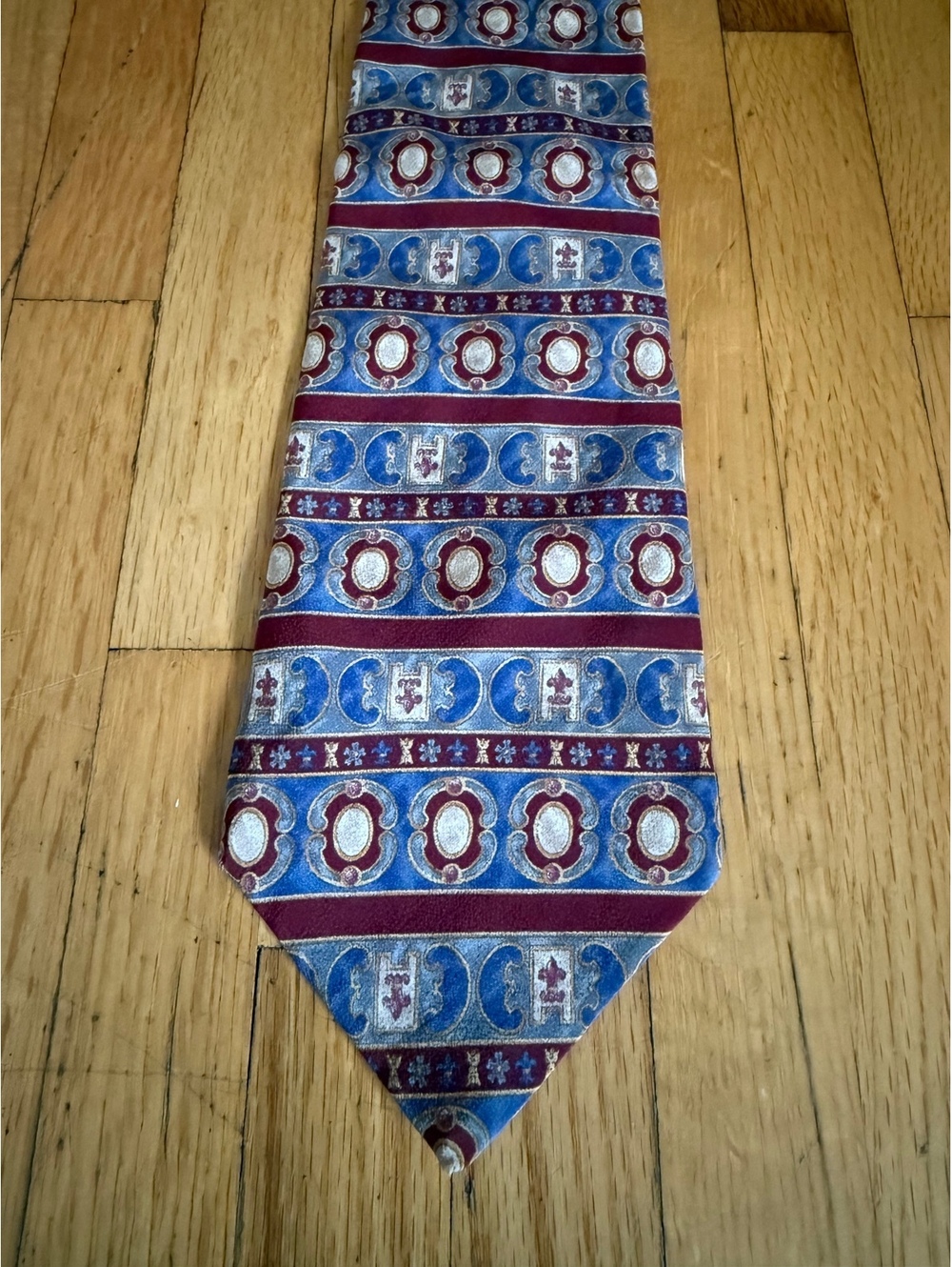Vintage Metropolitan Museum of Art Necktie Silk Geometric Blue Burgundy USA